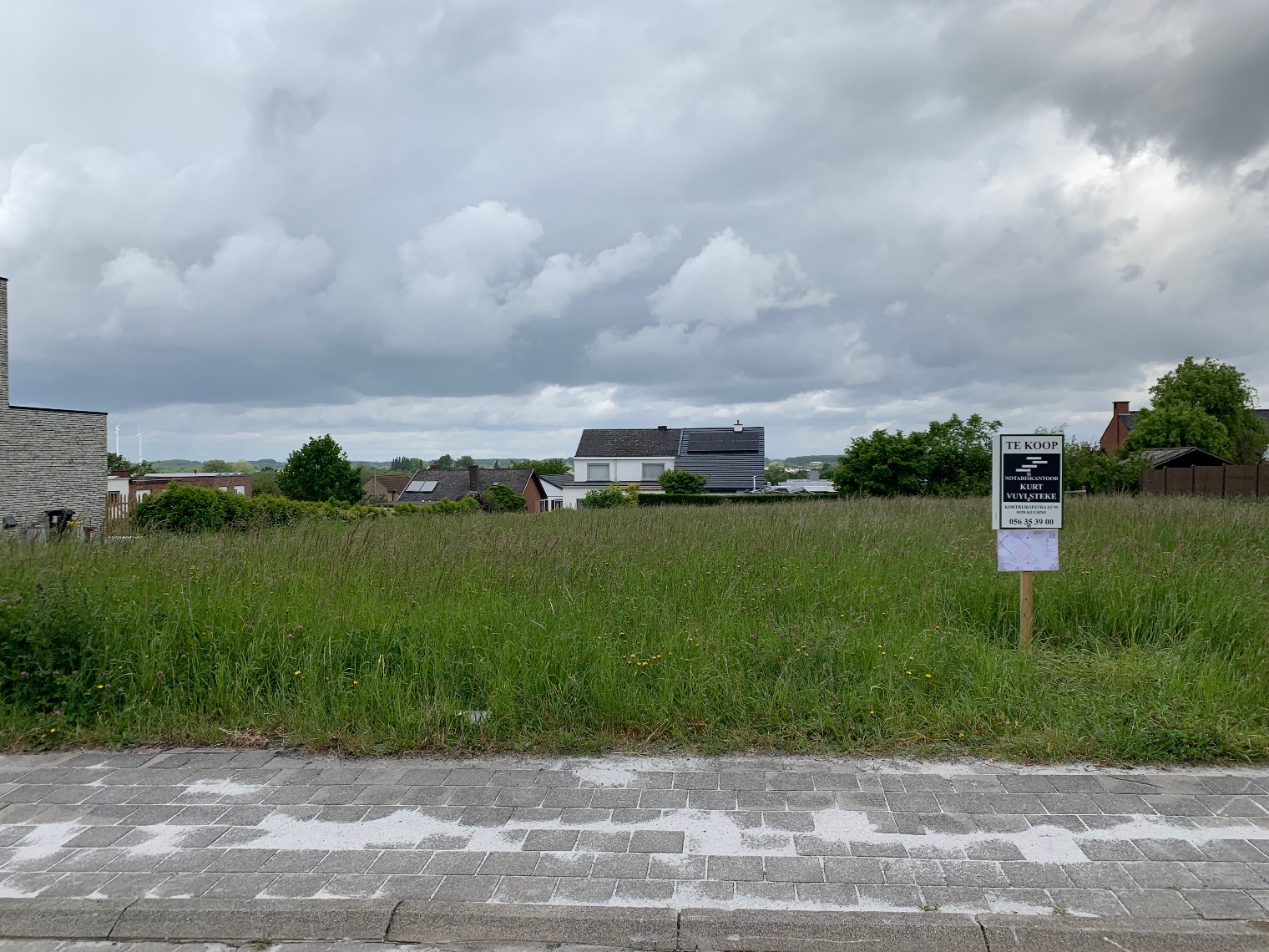 Bouwgrond in rustig gelegen straat.
