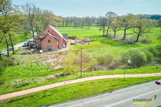 <p><span>Groot perceel 15are voor open bebouwing, gelegen in een landelijke omgeving</span></p><p><span> </span></p><p><span>* straatbreedte 20 meter</span></p><p><span> </span></p><p><span>Bestuursmaatregelen in het maatregelenregister: nee</span><span> </span></p><p><span> </span></p>