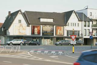 Veelzijdig handelspand met uitzonderlijk herontwikkelingspotentieel op toplocatie in HasseltOp een strategische ligging langs de Kempische Steenweg,...
