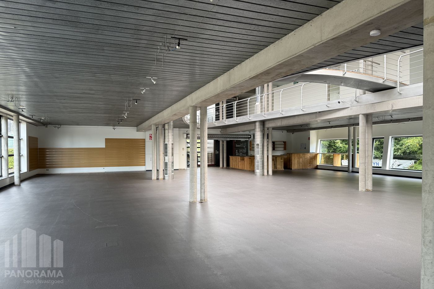 Bâtiment industriel de 1.535 m² bénéficiant d’une excellente visibilité le long de la N6. - photo 5