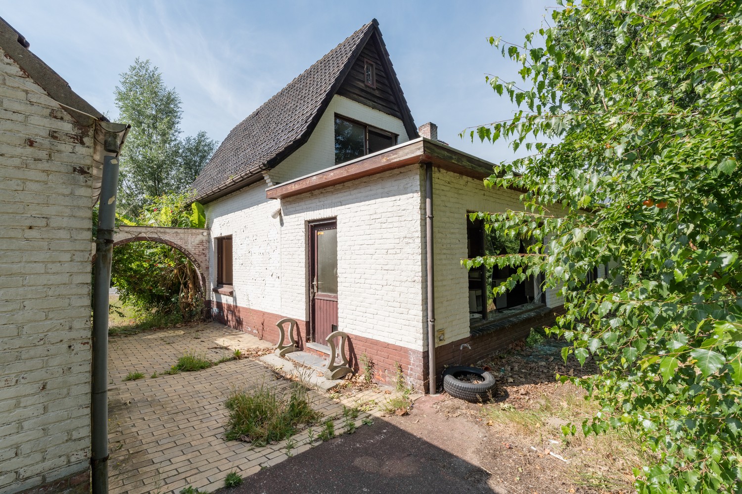 Ruime multifunctionele woning met een toonzaal en een schitterend perceel van 1108 m²! - foto 5
