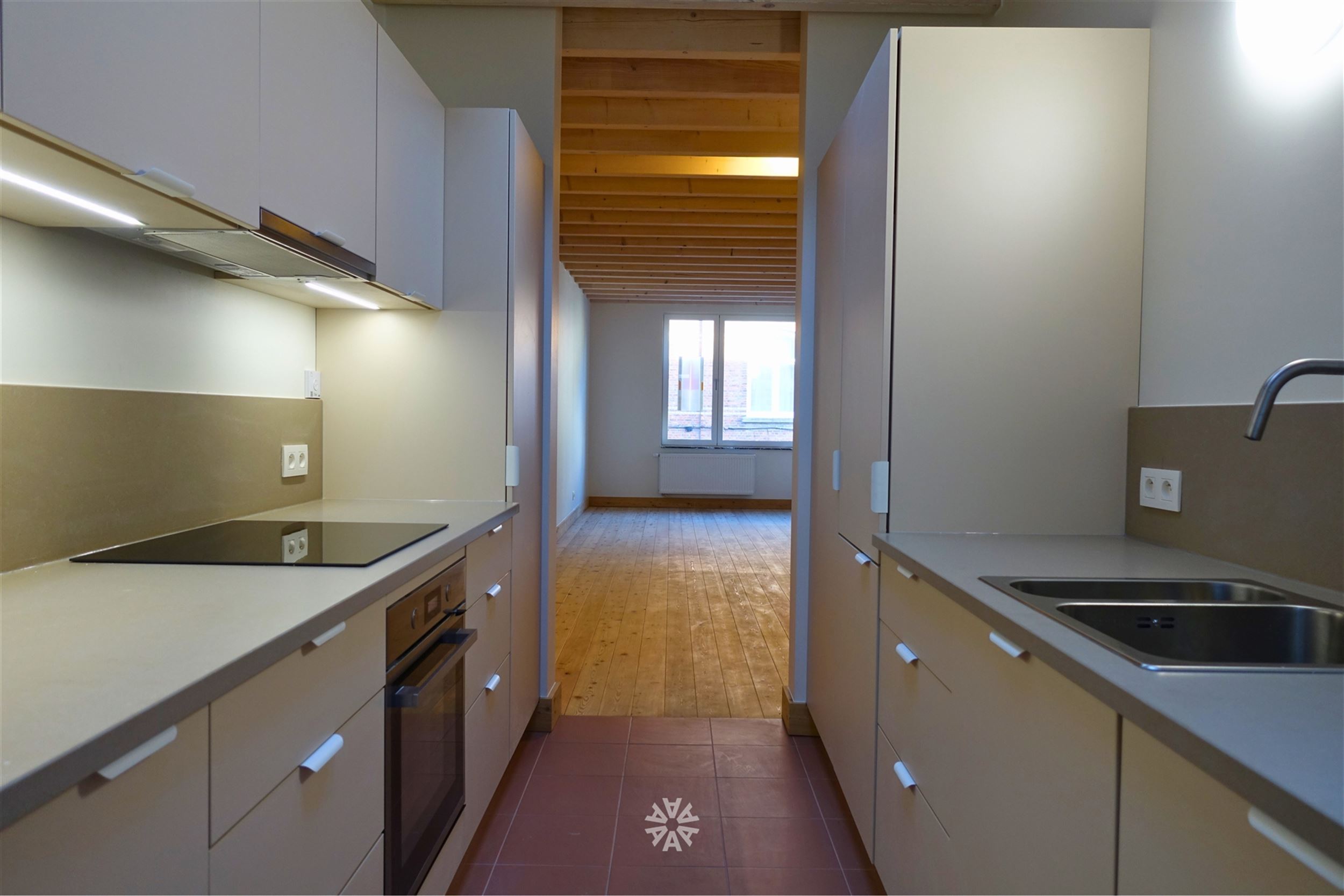 Gerenoveerde bel-etage op goede locatie te huur in Gent - foto 4