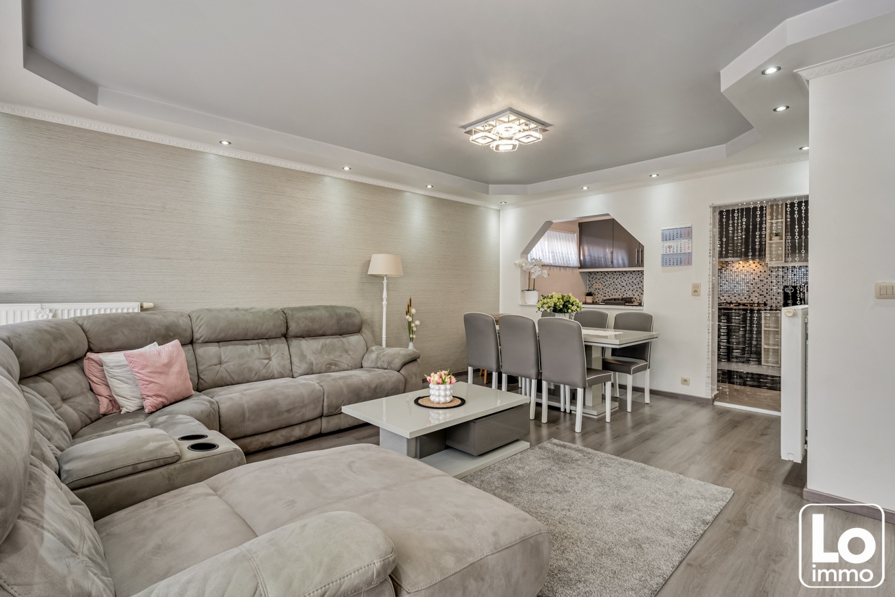 Instap klare half open woning met inpandige garage en kleine voortuin op een toplocatie nabij het centrum van Oostakker! - foto 5