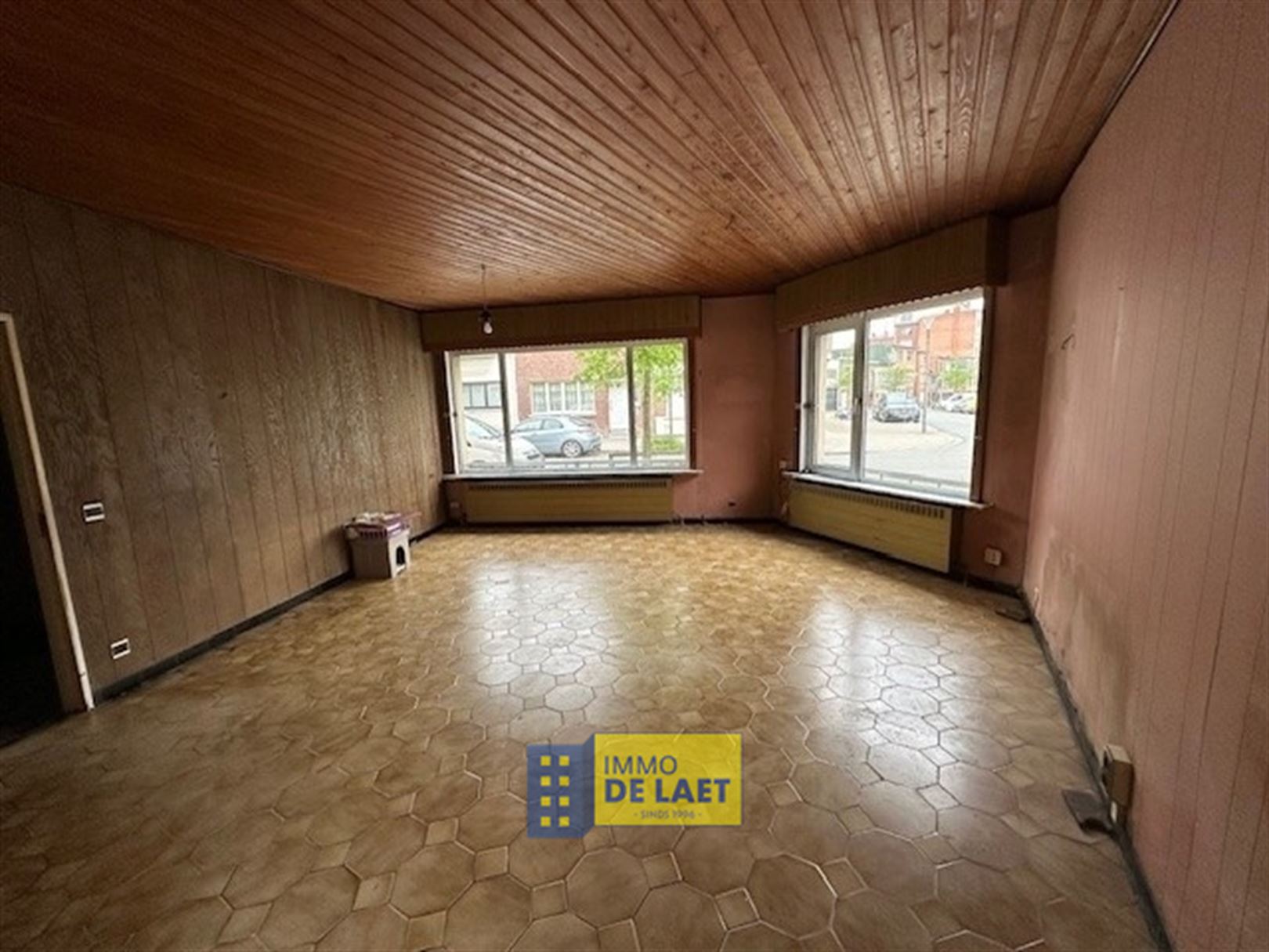 Hoekwoning met 2 slp's, kelder en 2 garages. - foto 4