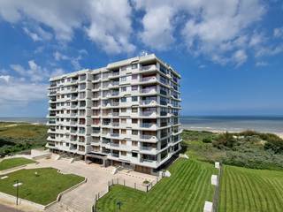 APPARTEMENT MET 1 SLAAPKAMER MET ZONNETERRAS EN FANTASTISCH OPEN ZICHT GELEGEN AAN HET STRAND EN DE PRACHTIGE LEOPOLD I ESPLANADE TE DE...