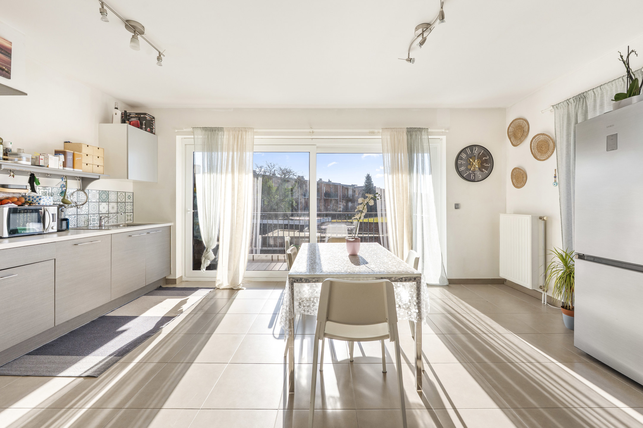 verzorgd 2-slaapkamerappartement met zonnig terras - foto 2