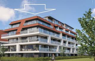 <p><span>Zeker 1 van de mooiste appartementen van Nieuwpoort. Exclusieve penthouse met 3 slaapkamers en 2 badkamers van 134m² bewoonbare oppervlakte en een riante terras van maar liefst 175m² ! Unieke zichten op hinterland, havengeul, maritiem park en yachthaven. Zon van s’morgens tot s’avonds. EXCLUSIEF. </span></p><p><span>Bestaande uit : </span></p><ul><li><span>Inkomhall met vestiaire</span></li><li><span>Apart toilet</span></li><li><span>Glazen deur naar woonkamer</span></li><li><span>Woonkamer met prachtig zicht</span></li><li><span>Zeer grote open keuken met eethoek</span></li><li><span>Achterliggende berging</span></li><li><span>Formidabel terras</span></li><li><span>Open keuken</span></li><li><span>Nachthall</span></li><li><span>Badkamer met douche en lavabo</span></li><li><span>Grote slaapkamer met inpandige badkamer met ligbad en lavabo</span></li><li><span>Toilet</span></li><li><span>Slaapkamer 2</span></li><li><span>Slaapkamer 3</span></li><li><span>Nog een terras bereikbaar via de 3 slaapkamers</span></li></ul><p><span> </span></p><p><span> </span></p>