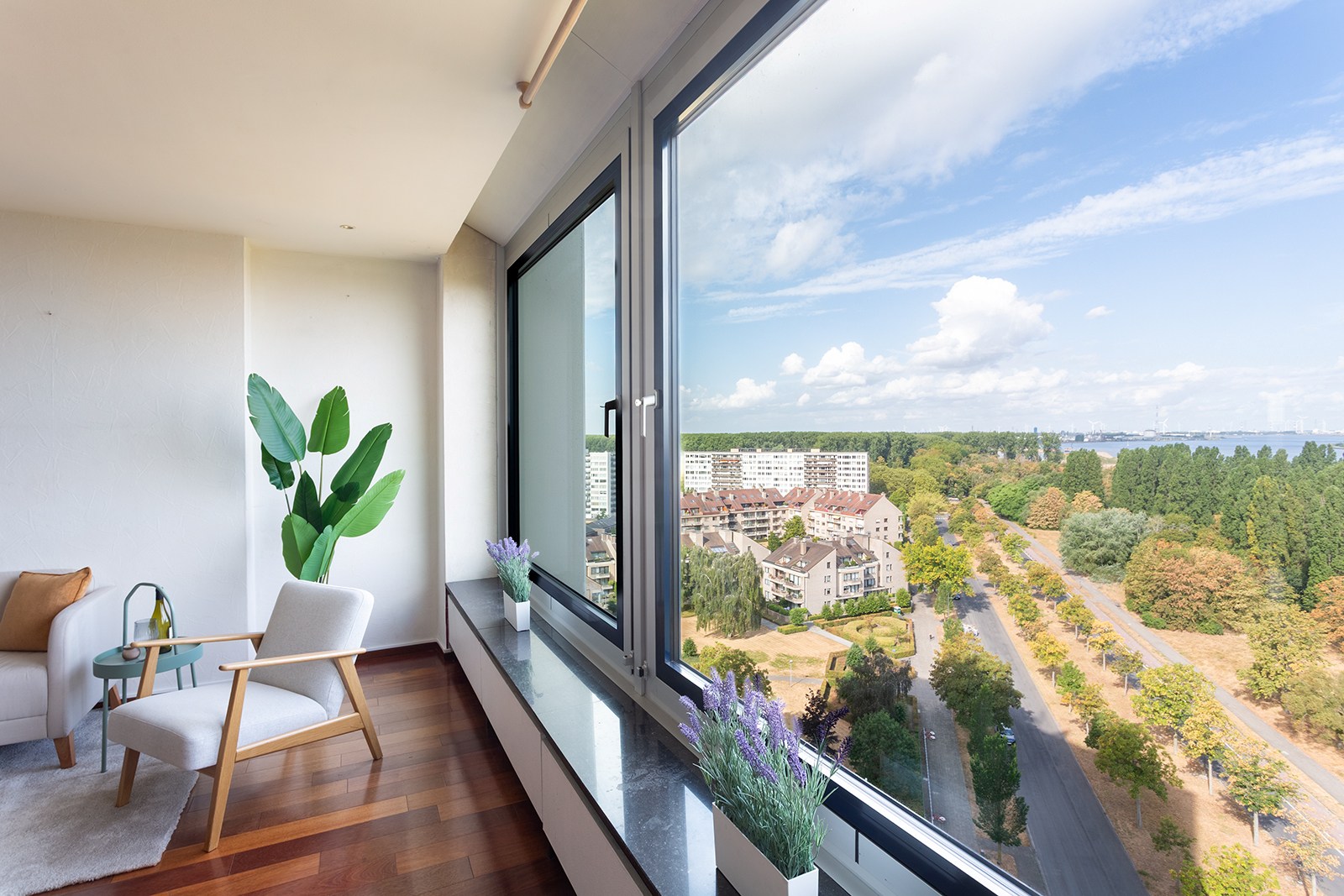 Lichtrijk 2-slaapkamerappartement met ruim terras en panoramisch uitzicht - foto 5