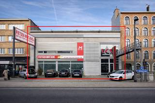 Dit commercieel pand met een totale oppervlakte van ca. 988m² biedt dankzij de open structuur en indeling tal van gebruiksmogelijkheden. Het...