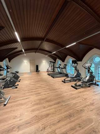 Op zoek naar een modern, zeer goed afgewerkt 1-slaapkamer duplex appartement op een adembenemende locatie? Dan is dit een absolute aanrader!Als...