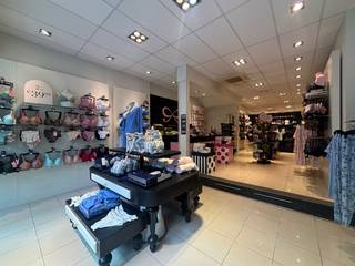 Commercial à vendre à Mol