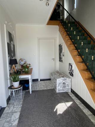 RUIME, KWALITATIEVE EN GOED ONDERHOUDEN OPEN BEBOUWING 171M² MET 3 SLAAPKAMERS, BAD- EN DOUCHEKAMER, GARAGE EN TUINrustige ligging nabij centrum...