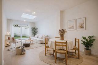 LiggingDeze prachtig volledig gerenoveerde woning is gelegen in de rustige Wielewaalstraat, met een uniek uitzicht op het park. U geniet hier van...