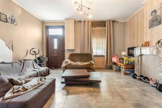 Te renoveren woning op 12 are met rustige doch centrale ligging in Stal (Beringen). Belangrijkste troeven:- Centrale ligging- Ruim perceel- Zeer veel...