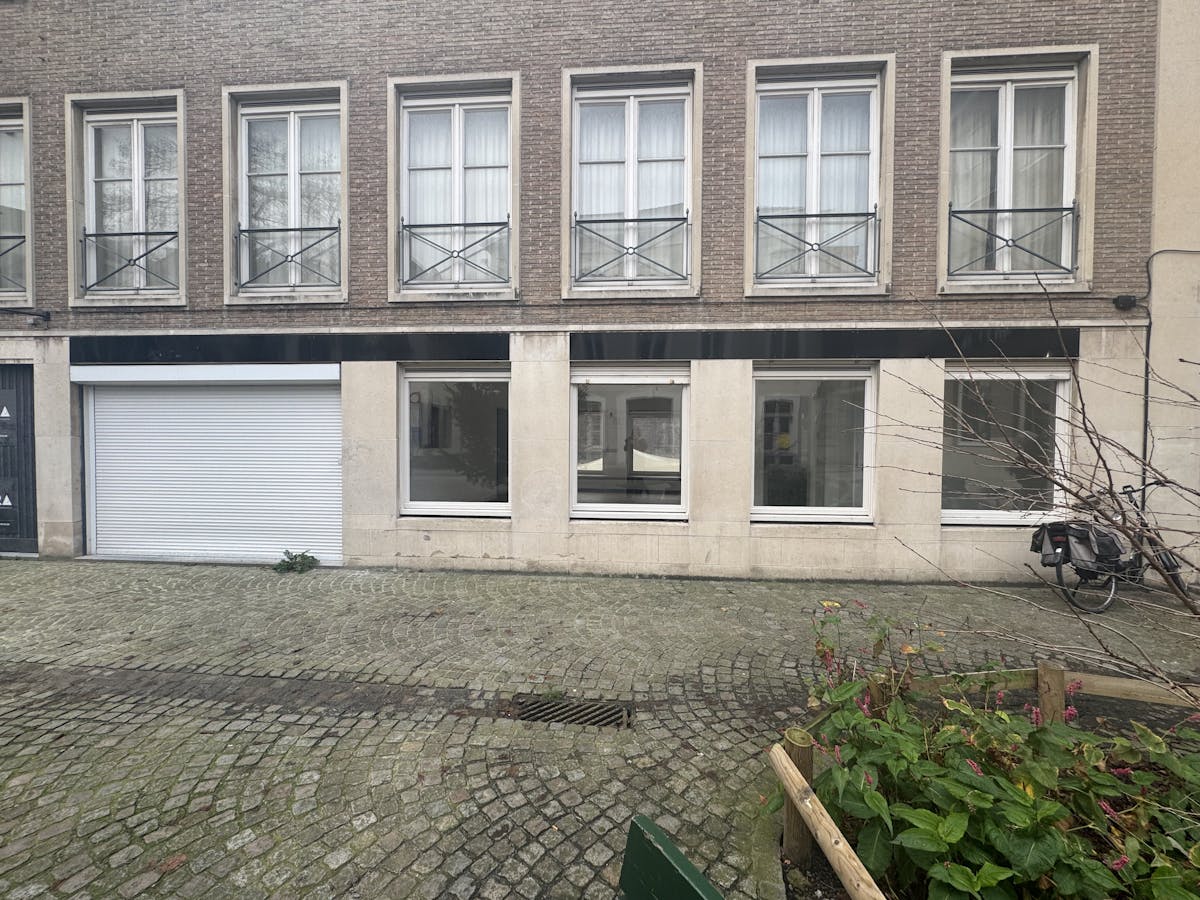 Lichtrijk handelspand (84m²) met royale etalage - foto 4