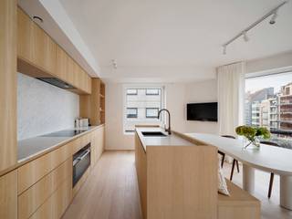 Lichtrijk drie slaapkamer appartement van 84 m2 met terras, gelegen op een toplocatie in het hart van Knokke-Heist.Het appartement is gelegen op de...