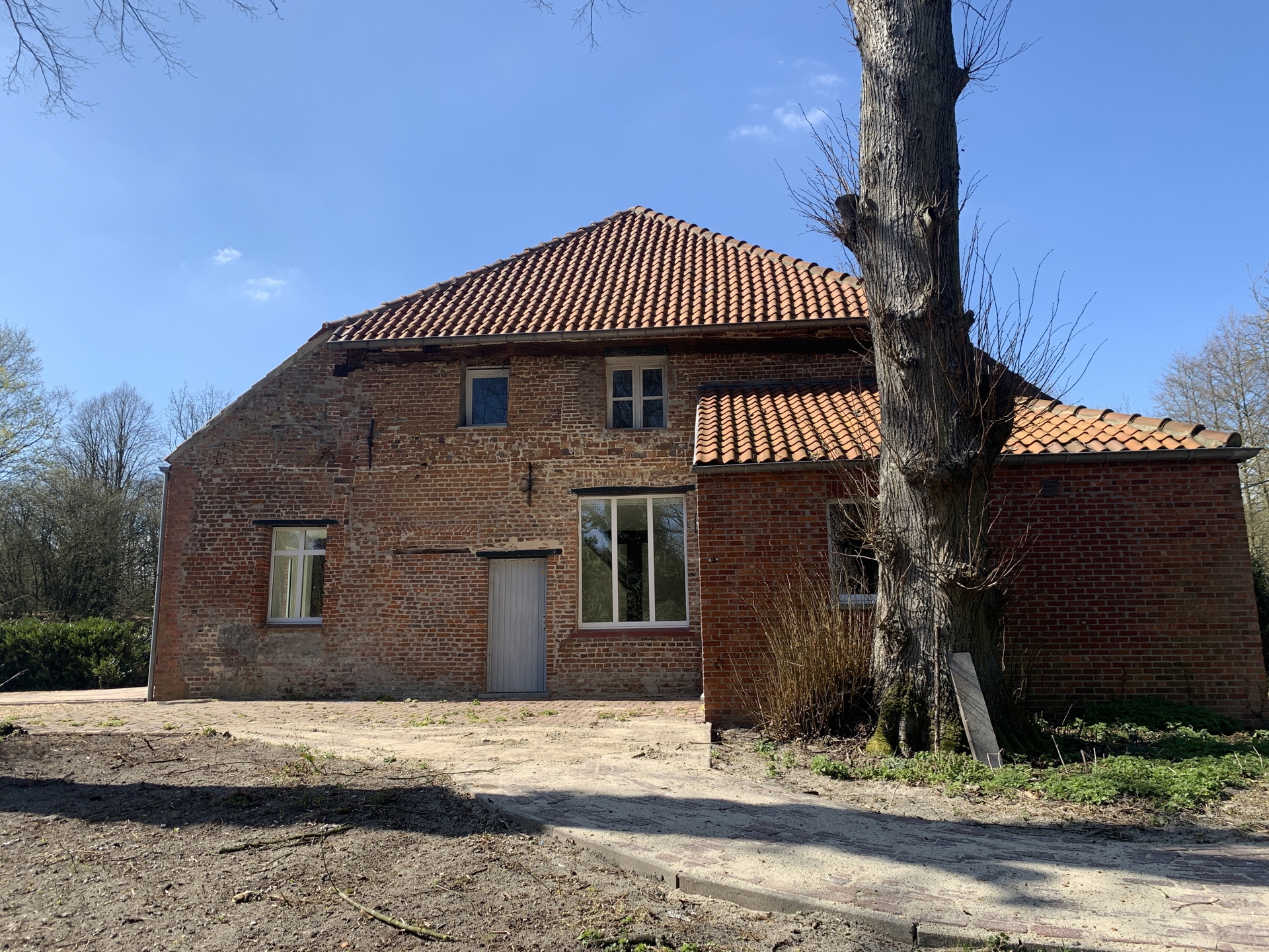 Statige gerenoveerde boerderijhoeve in het groen - foto 2