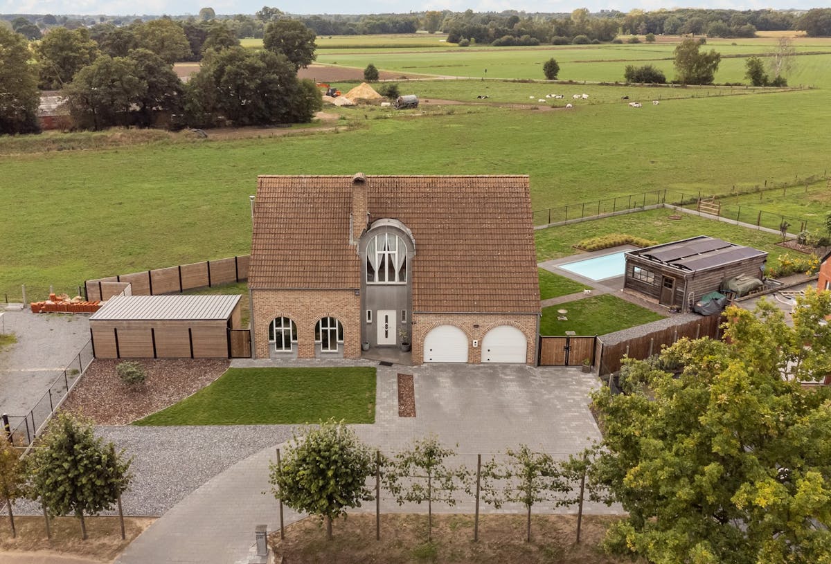 gerenoveerd huis met zwembad op 17 are te koop in Kasterlee - foto 1