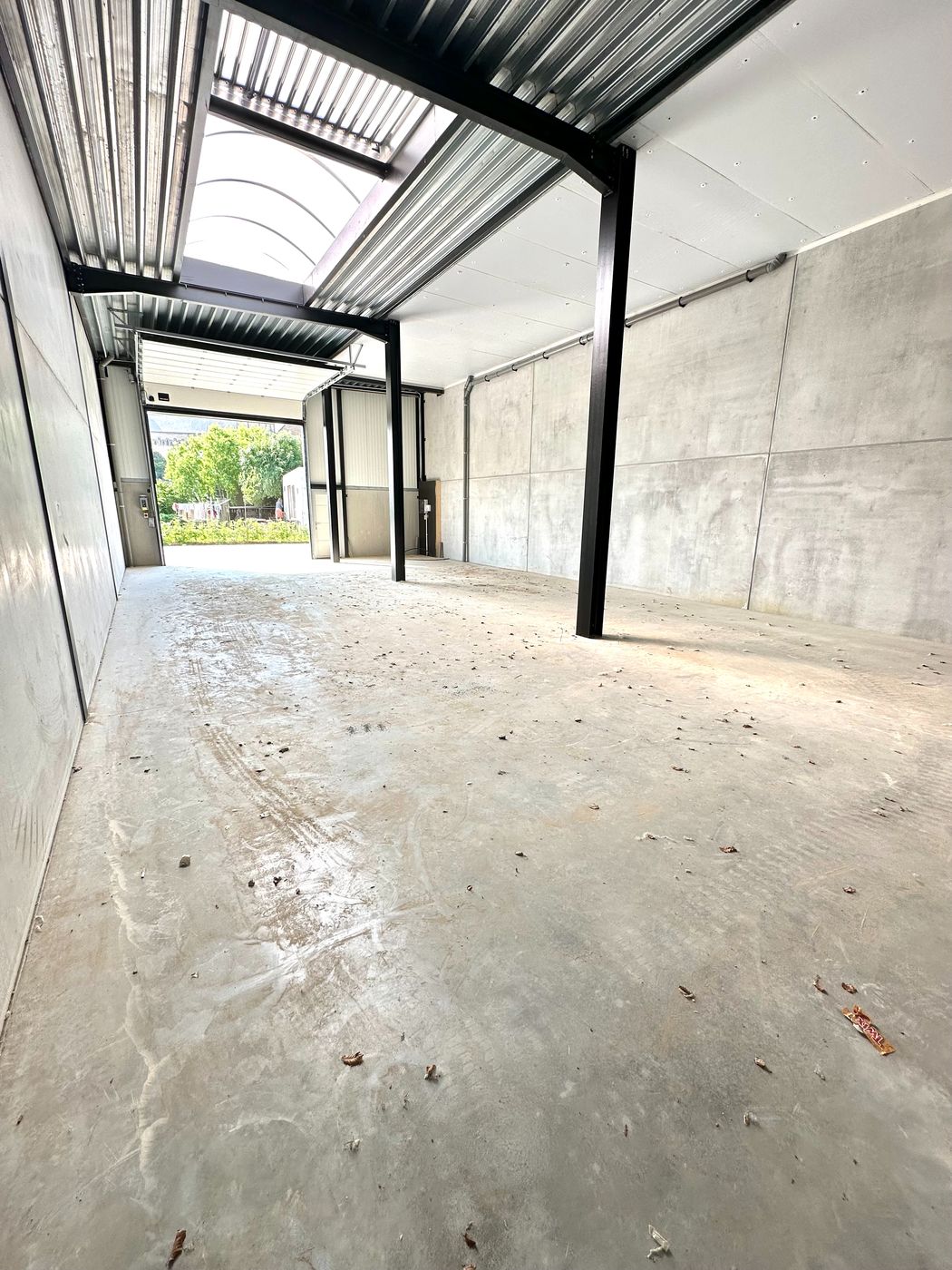 412 m² nieuwbouw KMO-unit met 175 m² kantoren en 98 m² conciërgewoning - foto 3