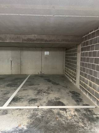 Deze ondergrondse parkeerplaats bevindt zich in residentie De Linde te Moorsele.De parkeerplaats is gelegen op de kelderverdieping van het...