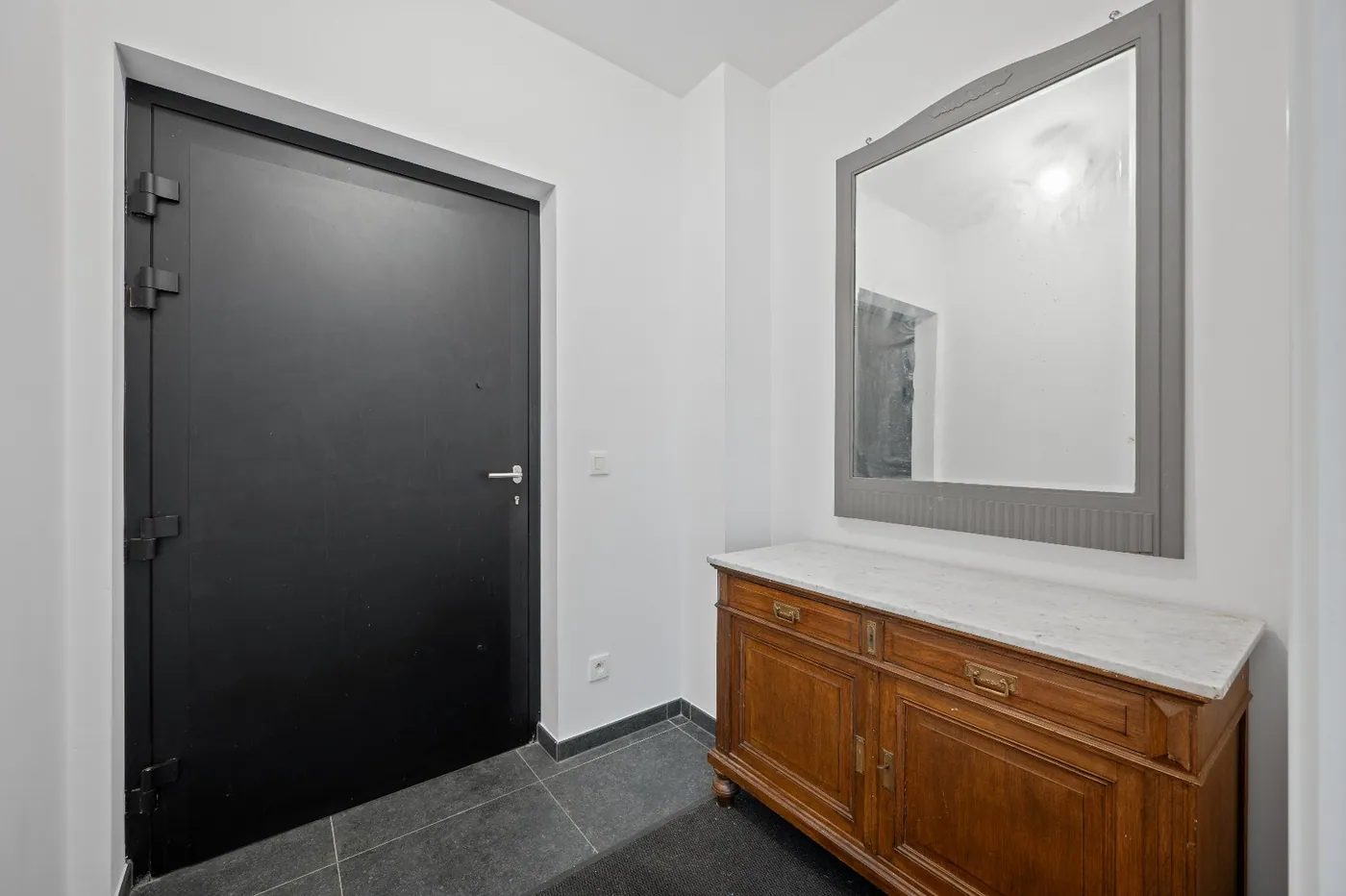 Modern appartement uit 2016 met 2 slaapkamers in centrum - foto 4