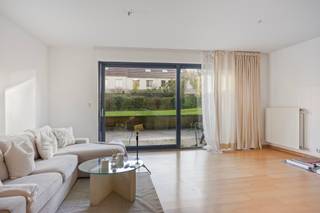 Ben je op zoek naar een gelijkvloers appartement in een rustige buurt in Evere? Zoek niet verder, dit gelijkvloers appartement op een zeer...