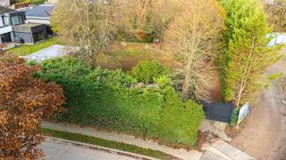 Rustig gelegen bouwgrond voor open bebouwing nabij het centrum van Lier Deze gunstig gelegen bouwgrond bevindt zich in een rustige woonomgeving...