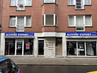 Appartementsgebouw met 5 grote appartementen type 2 slaapkamer en 1 duplexappartement (type 3 slaapkamer) Centrum AntwerpenZeer grote Commerciële...