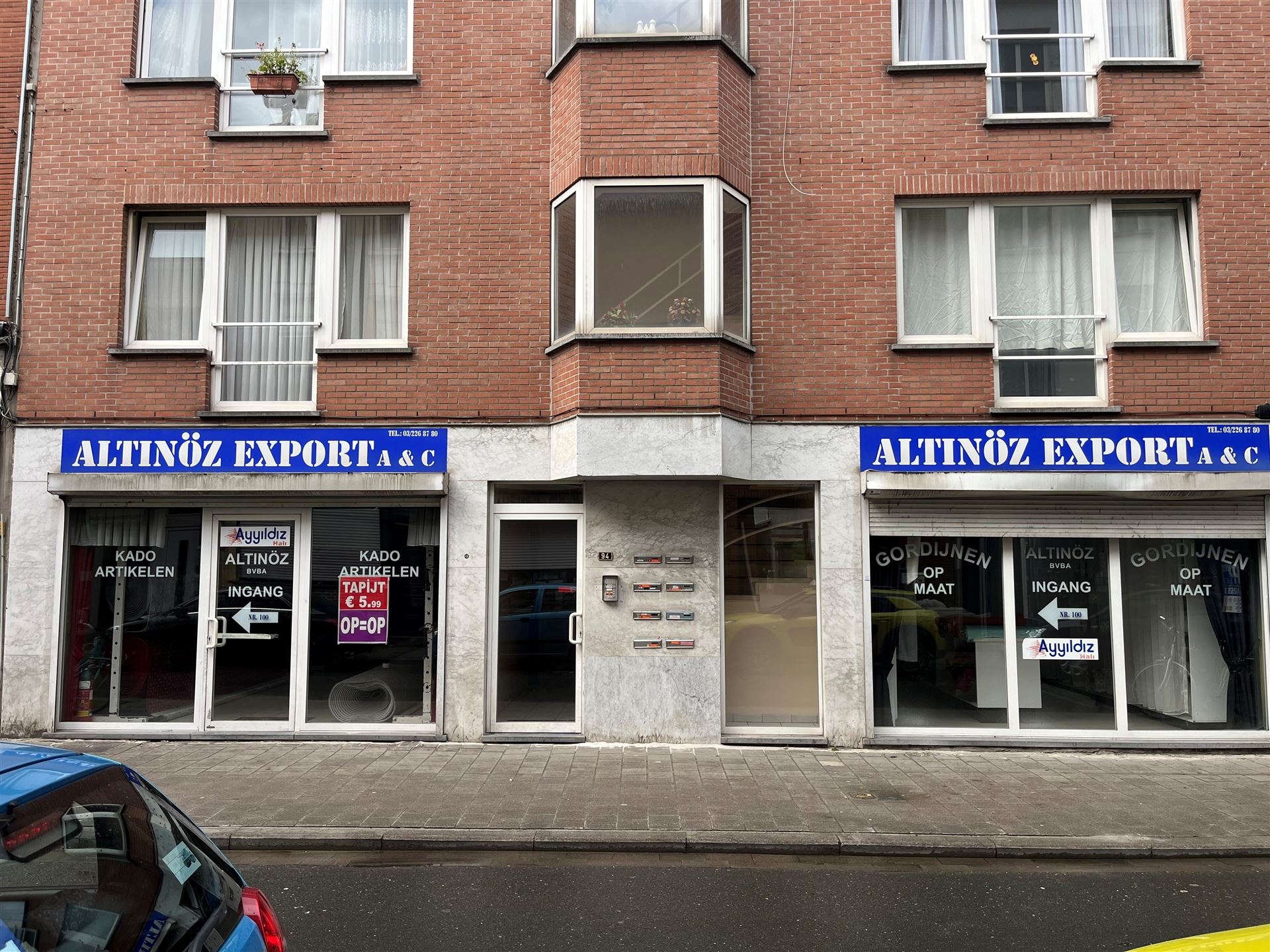 Appartementsgebouw met grote winkel (450m²) - foto 2