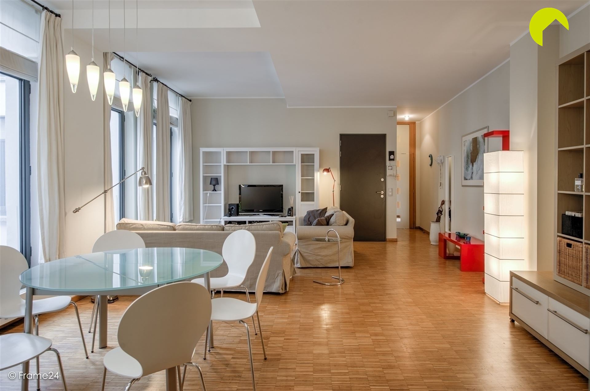 Ruim en licht appartement in het hart van 't stad! - foto 5
