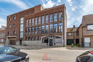 Fantastisch knap vernieuwd dakappartement in een gezinsvriendelijke buurt, in de nabijheid van scholen, winkels en het openbaar vervoer, maken dit...