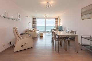 Cet appartement traversant de 59 m², soigné et prêt à emménager, allie confort, lumière et emplacement idéal. Grâce à son concept...