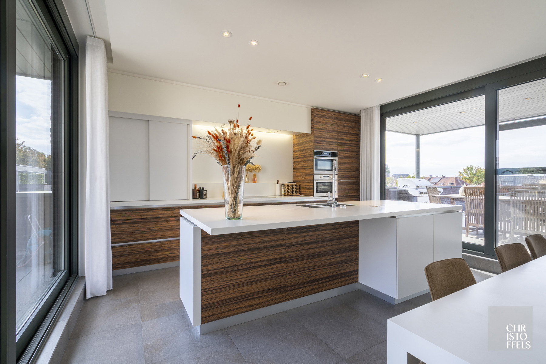 Luxe Penthouse met panoramische glaspartijen en 96m² terrassen in Parkresidentie Oud-Rekem - foto 3