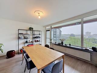 Dit lichtrijk appartement is gelegen op de vierde verdieping in Residentie "Queen Mary". Het appartement onderscheidt zich door zijn...