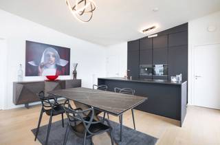 ANDERLECHT - 2-BEDROOM PENTHOUSE WITH PANORAMIC VIEW OF THE CANAL, located in the 2021 ‘Atlantis’ development, this magnificent 7th-floor...