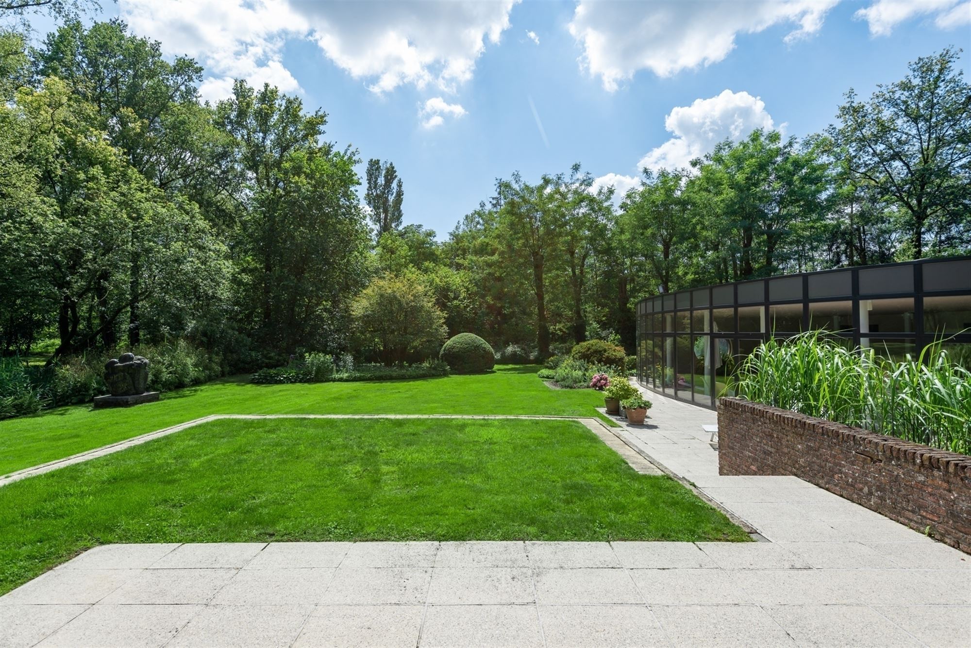 Uniek domein van ca. 8,7 Ha met post-modernistische villa - foto 5