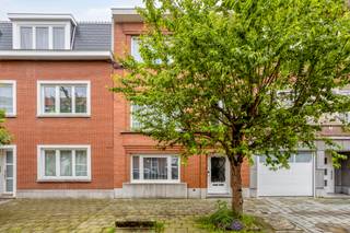 Ontdek deze verrassend ruime en smaakvol vernieuwde woning met een doordachte indeling en tal van mogelijkheden. De woning werd...