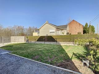 Ruime gezinswoning met 3 slaapkamers in Vorst.De ligging  van Vorst met vlotte verbinding naar Tessenderlo/E313 en Diest/E314. Deze woning heeft...