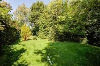 Deze bouwgrond is gelegen in een zeer rustige wijk te Pulderbos, doch op wandel- en fietsafstand van het centrum, bushalte,..<br /><br />De totale oppervlakte bedraagt 937m², een ideale grote voor een mooie ruime woning met tuin. Achteraan geniet je van een open zicht op een weide. <br />De breedte van de grond is 17.50 en de diepte is 47m. <br />Achteraan op het perceel mag er een bijgebouw gezet worden van maximum 75m². <br /><br />Voor meer info neem contact op nel@vanbredavastgoed.be - 03/866 26 73