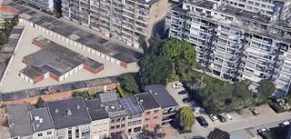 Garagebox met dubbele staanplaats (2 plaatsen achter elkaar). Binnenafmetingen : 2,78 x 10,82 mBreedte poort : 2,19 mHoogte poort : 1,87...