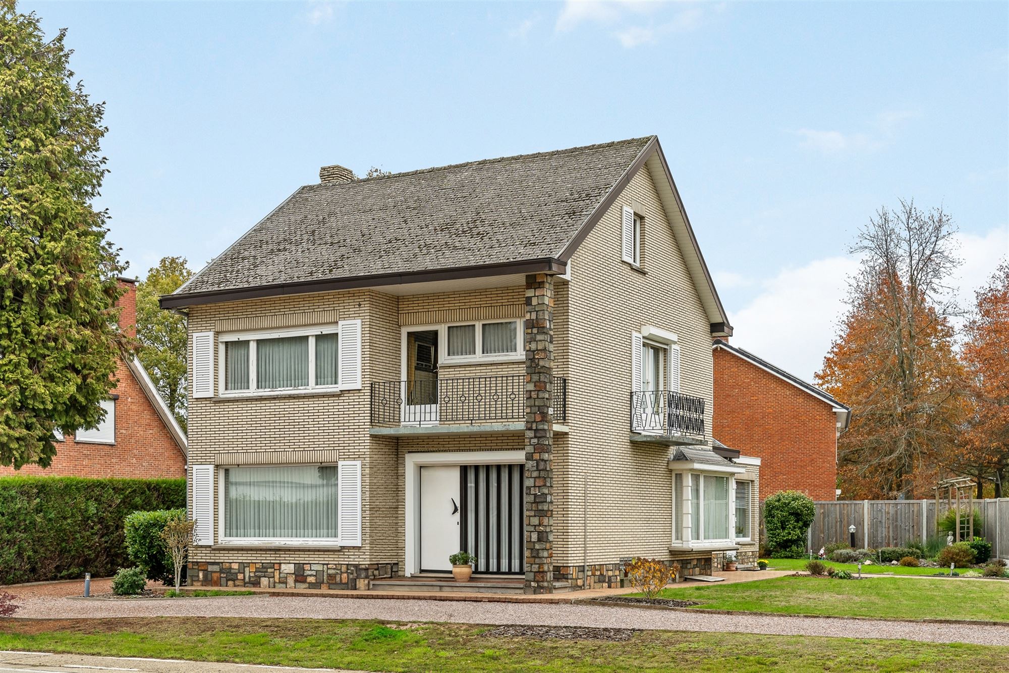 OP TE FRISSEN WONING MET 3 SLAAPKAMERS GELEGEN OP EEN PERCEEL VAN 4A89CA TE PAAL - foto 1