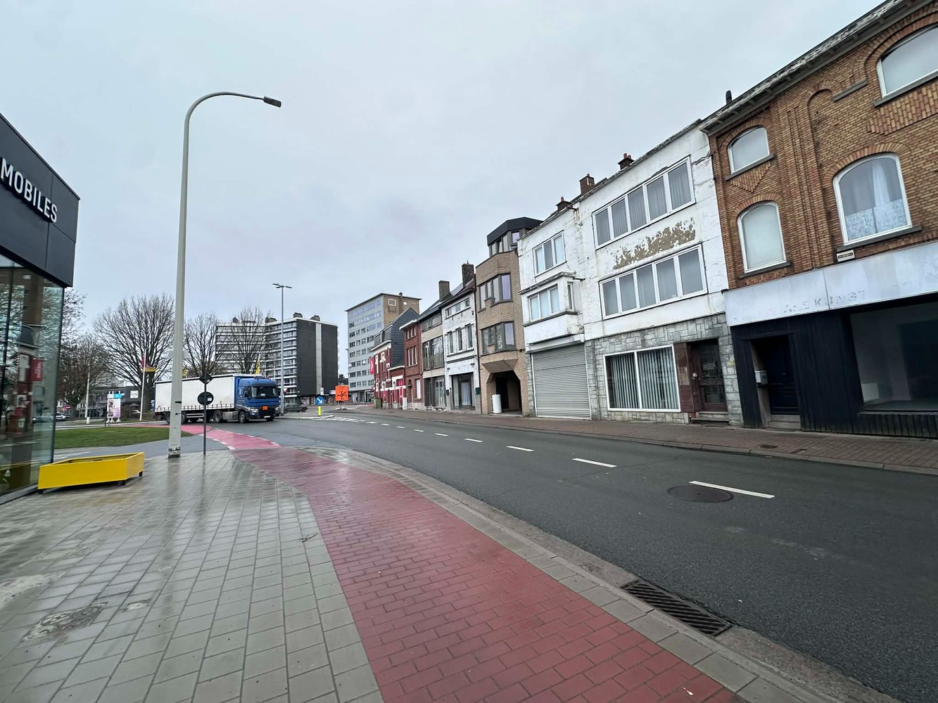 Top gelegen commercieel gelijkvloers of kantoor met uitstekende zichtbaarheid nabij HARING vlakbij DELHAIZE - foto 5