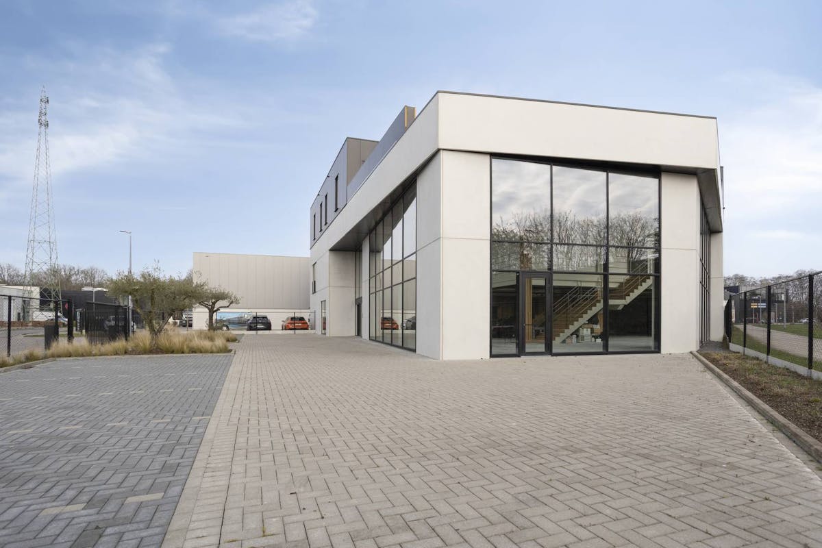 Modern bedrijfsgebouw met appartement te koop in Aarschot - foto 3