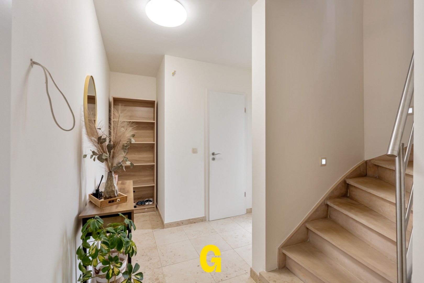 Knappe grondig gerenoveerde woning met drie slaapkamers, inpandige garage en tuin op 4a48ca, EPC label A. - foto 5