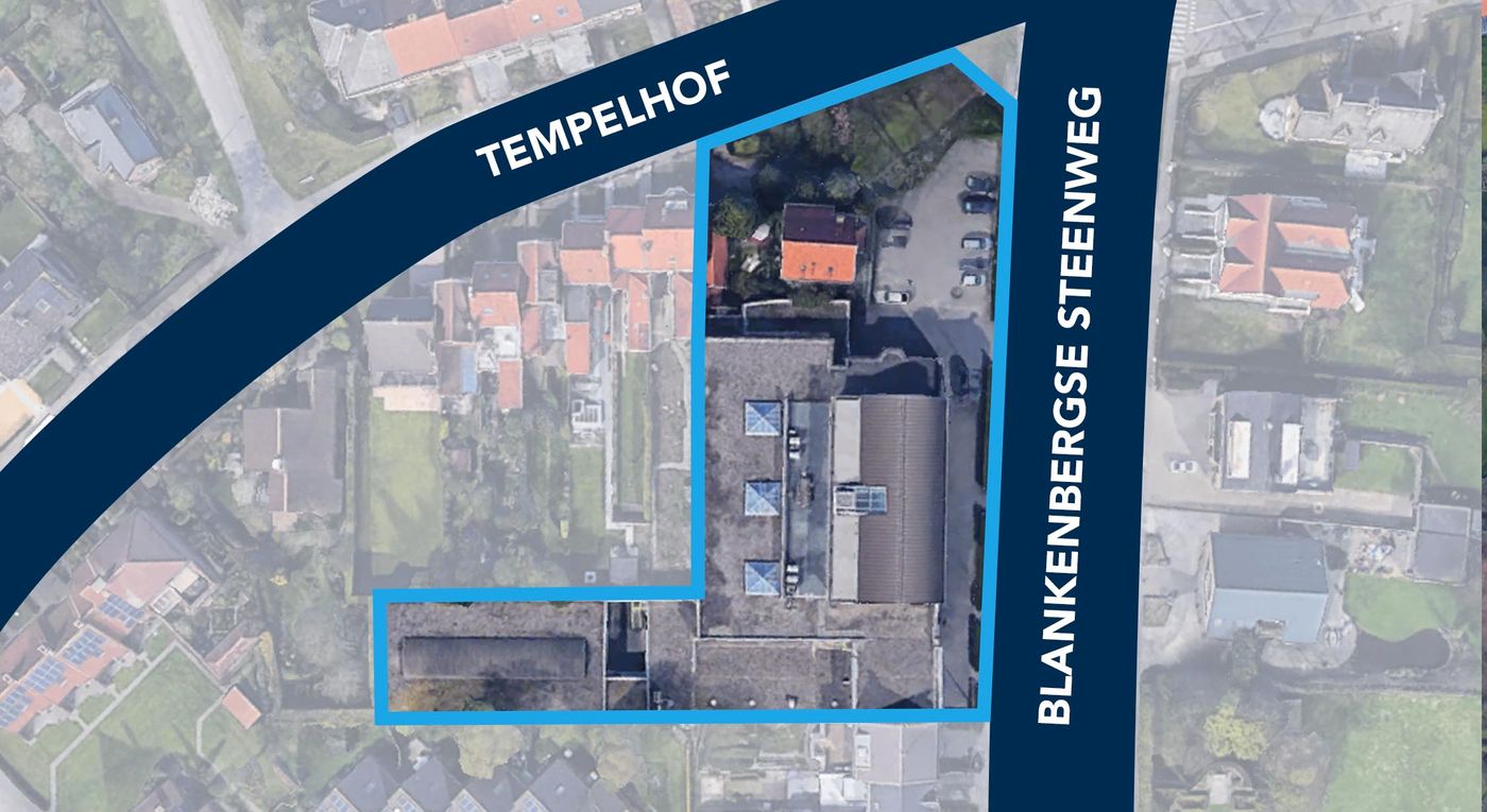 Projectgrond van +/- 3.915 m² met kantoorgebouw (+/- 2.182 m²) en woning - photo 1