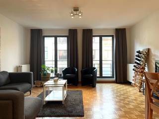 Gemeubeld 3-slaapkamerappartement op toplocatie in Antwerpen-ZuidDit stijlvolle, gemeubelde appartement met drie slaapkamers bevindt zich op de...