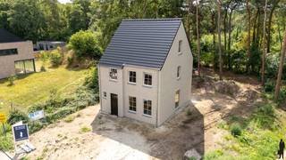 Zeer rustig en natuurlijk gelegen, energiezuinige nieuwbouwwoning aan de Berkvenstraat te Mol met moderne architectuur, eigentijdse uitstraling...