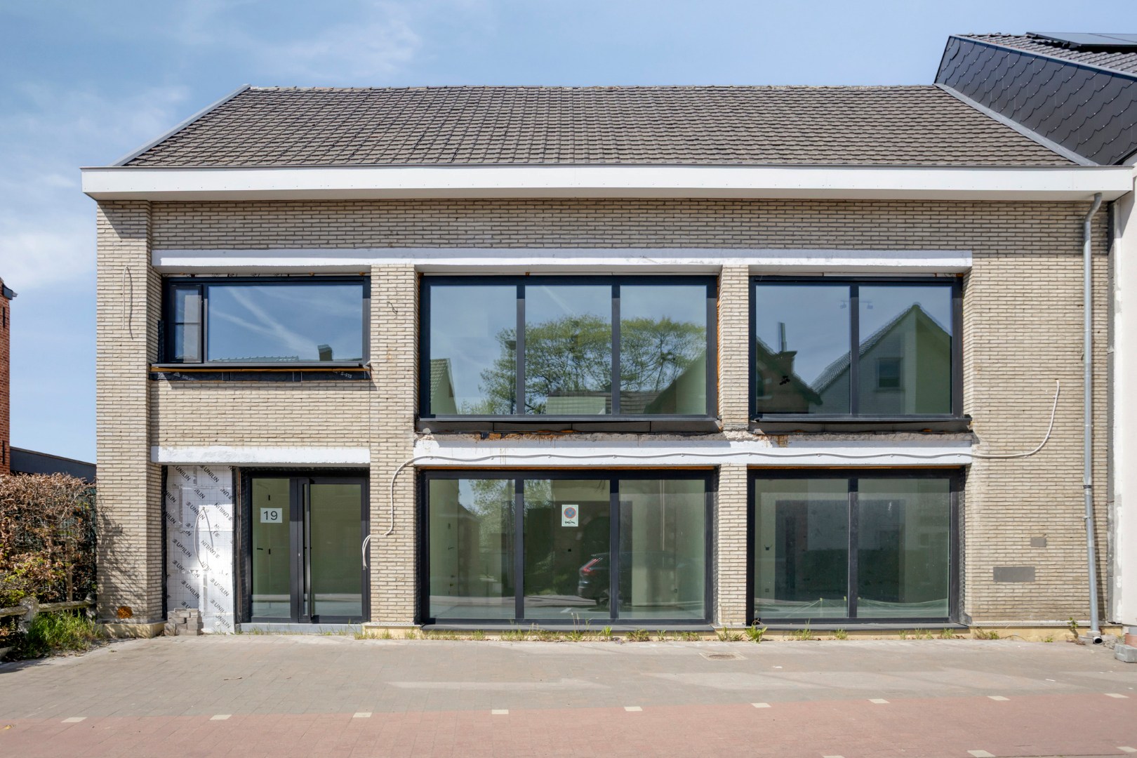 Gerenoveerd ruim en lichtrijk appartement met 2 slaapkamers en ruim terras - EPC label B - foto 2