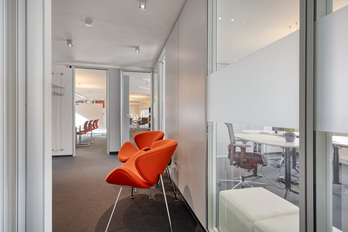 244m² office for sale in Mechelen - photo 4