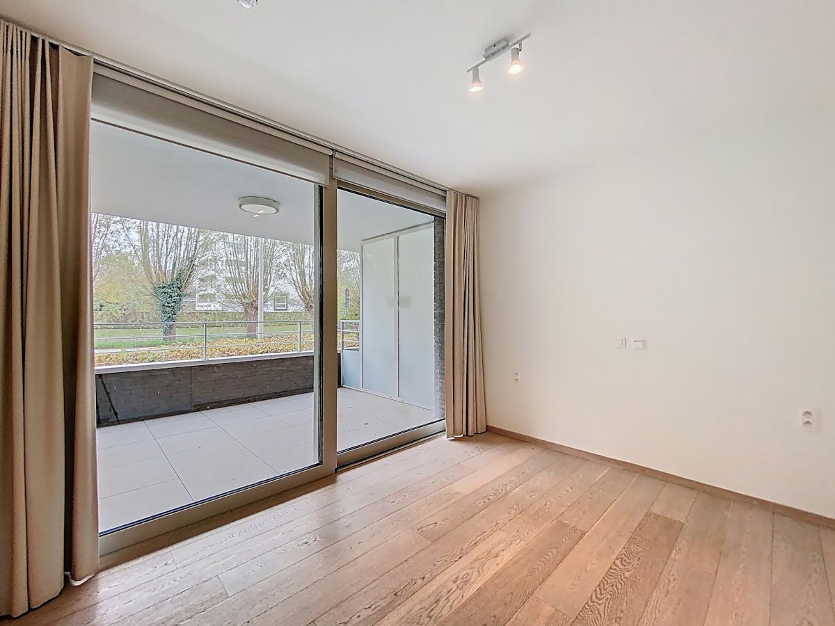 Ground floor service apartment with unique view in the heart of Deinze - photo 5